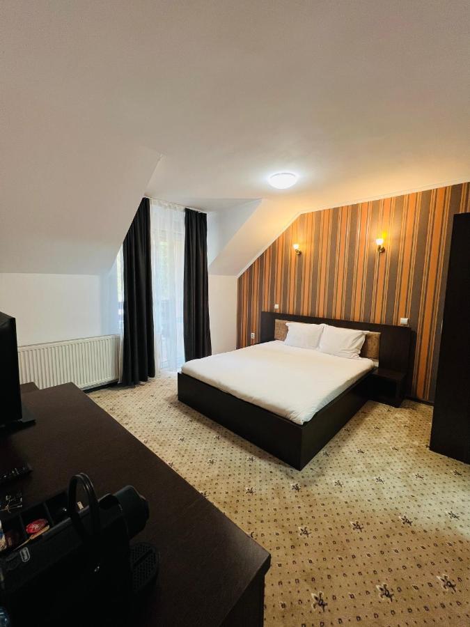 Pensiunea Zimbrul * Poiana Brasov